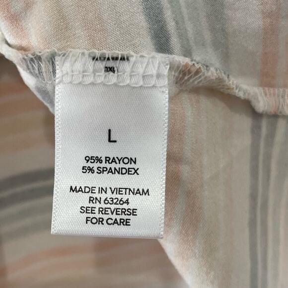 Westport Striped t-shirt size large knotted bottom - Picture 5 of 6